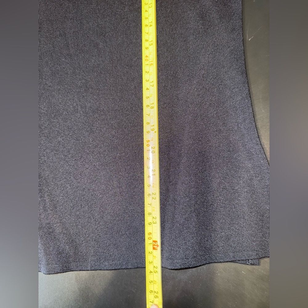 Misook Women's Solid Black Scoop Neck Sleeveless … - image 5